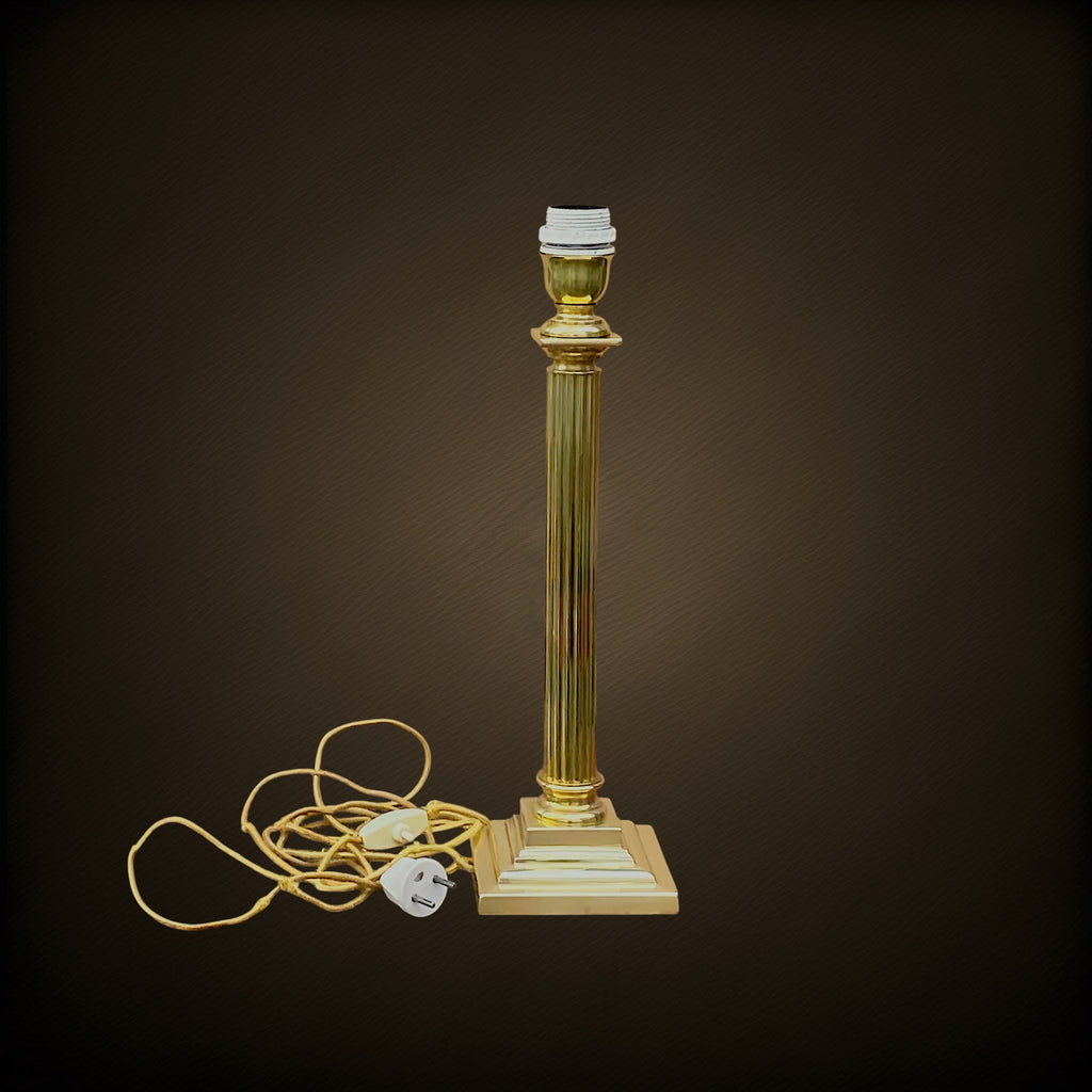 Pied de Lampe Néoclassique à Colonne Cannelée en Laiton Massif Poli – Années 60-70