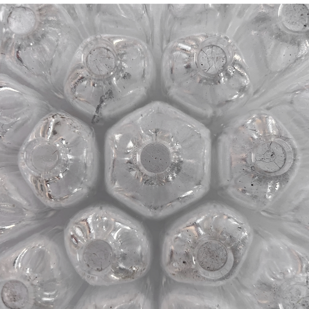 Grand Pique-Fleurs Ancien en Verre Moulé 37 Trous – Années 50-60