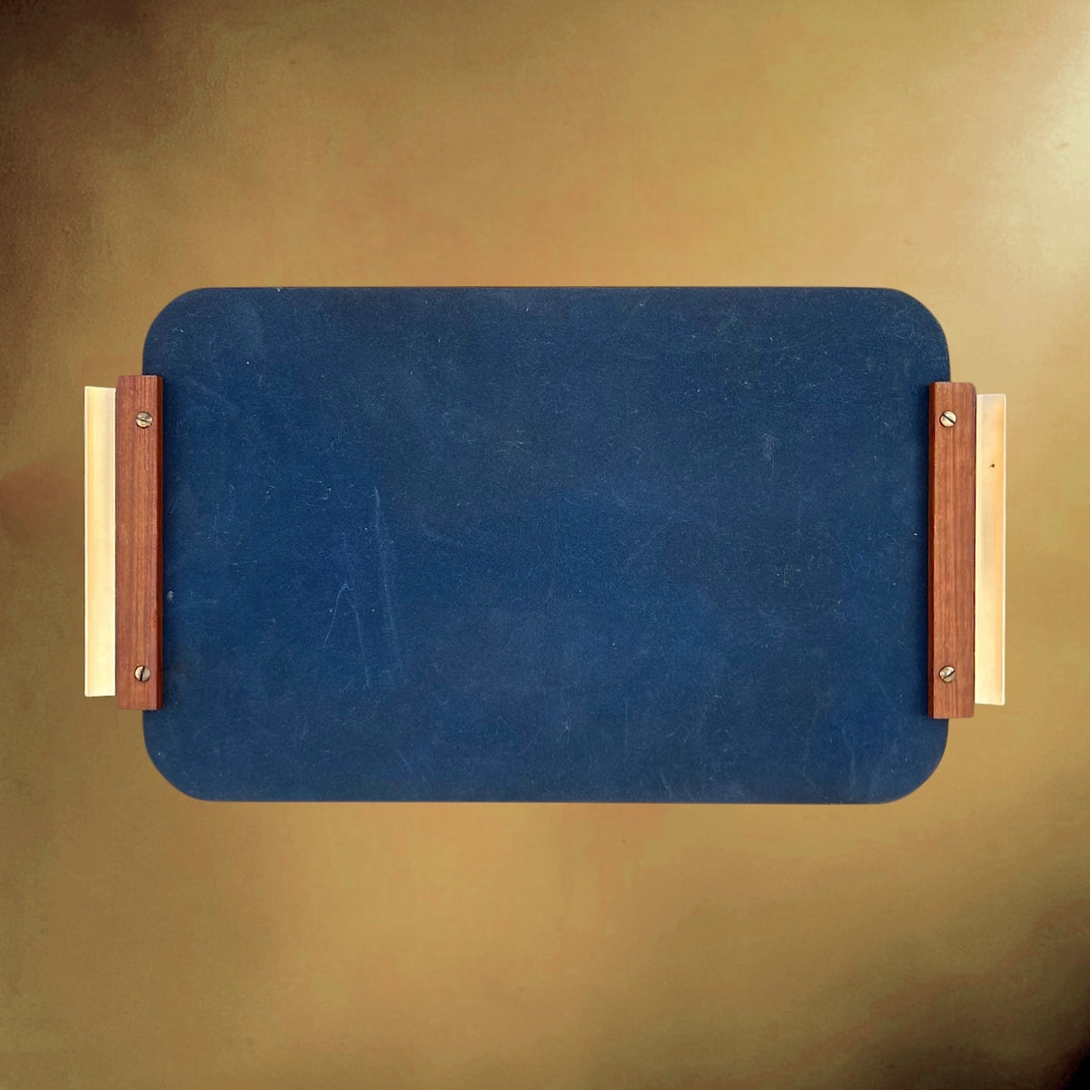 Ancien Plateau Miroir Rectangulaire à Poignées en Bois Verni et Aluminium Doré – Années 50-60