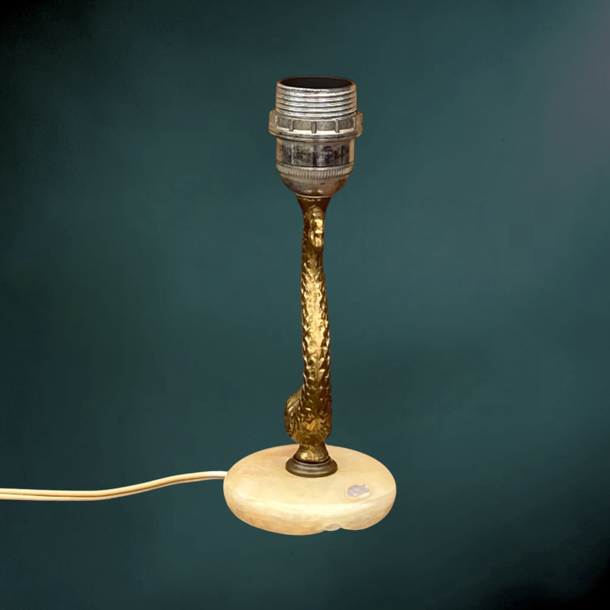 Pied de Lampe Poisson en Métal Doré et Onyx – Années 60