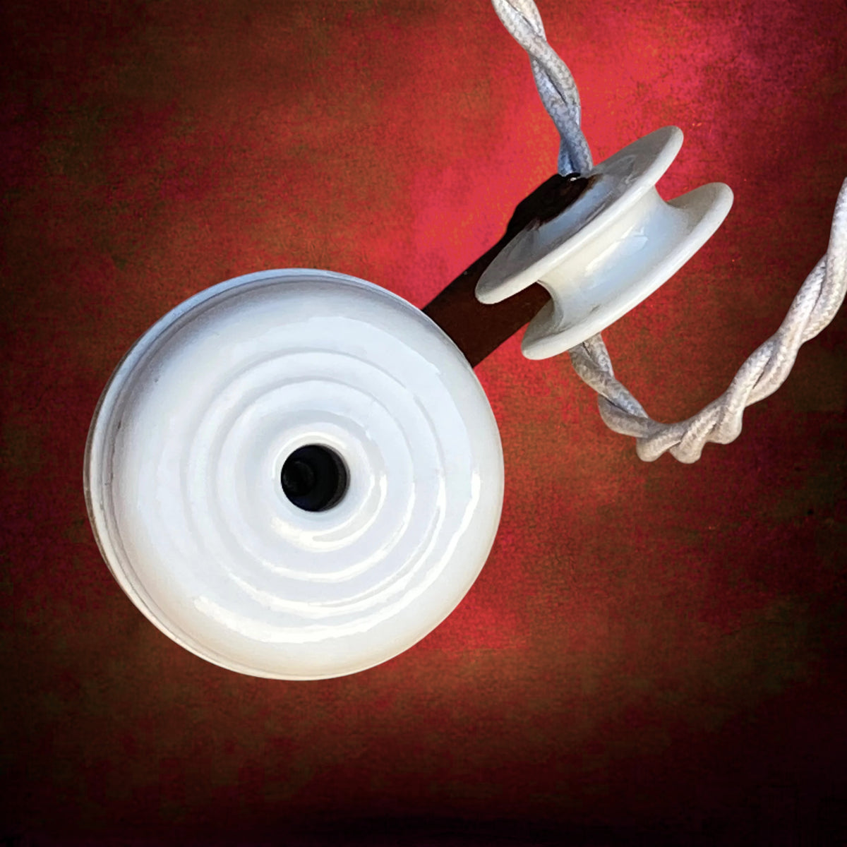 Suspension Monte-et-Baisse à Contrepoids en Porcelaine Blanche et Douille E27 – Années 30-50