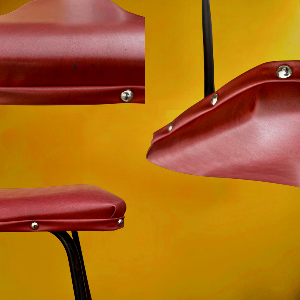 Repose-pieds ou Tabouret Bas en Skaï Rouge Brique et Métal Laqué Noir – Années 50-60