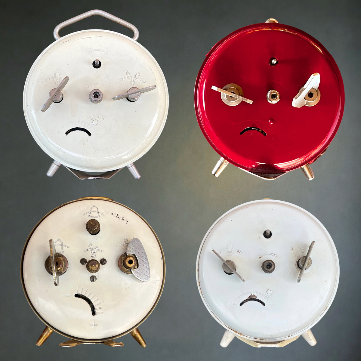 Lot de 4 Réveils Mécaniques JAZ, Diehl et Peter en Métal – Années 50-60