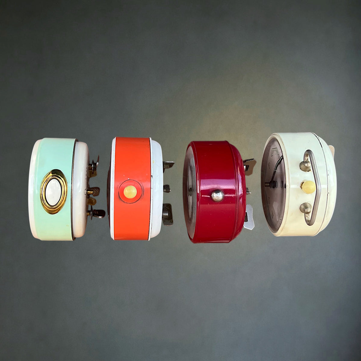Lot de 4 Réveils Mécaniques JAZ, Diehl et Peter en Métal – Années 50-60