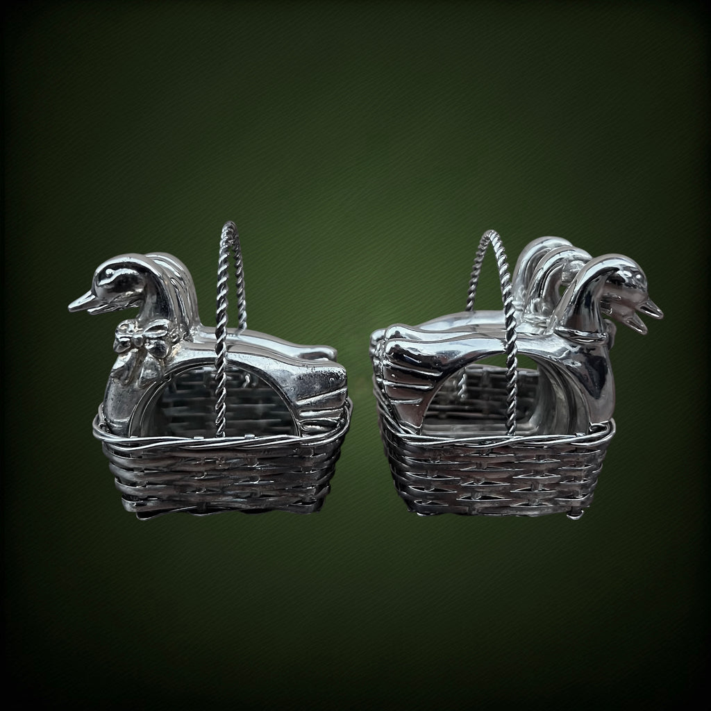 8 Ronds de Serviette Canards en Métal Argenté avec 2 Corbeilles et Boîtes d’Origine – Années 70-80