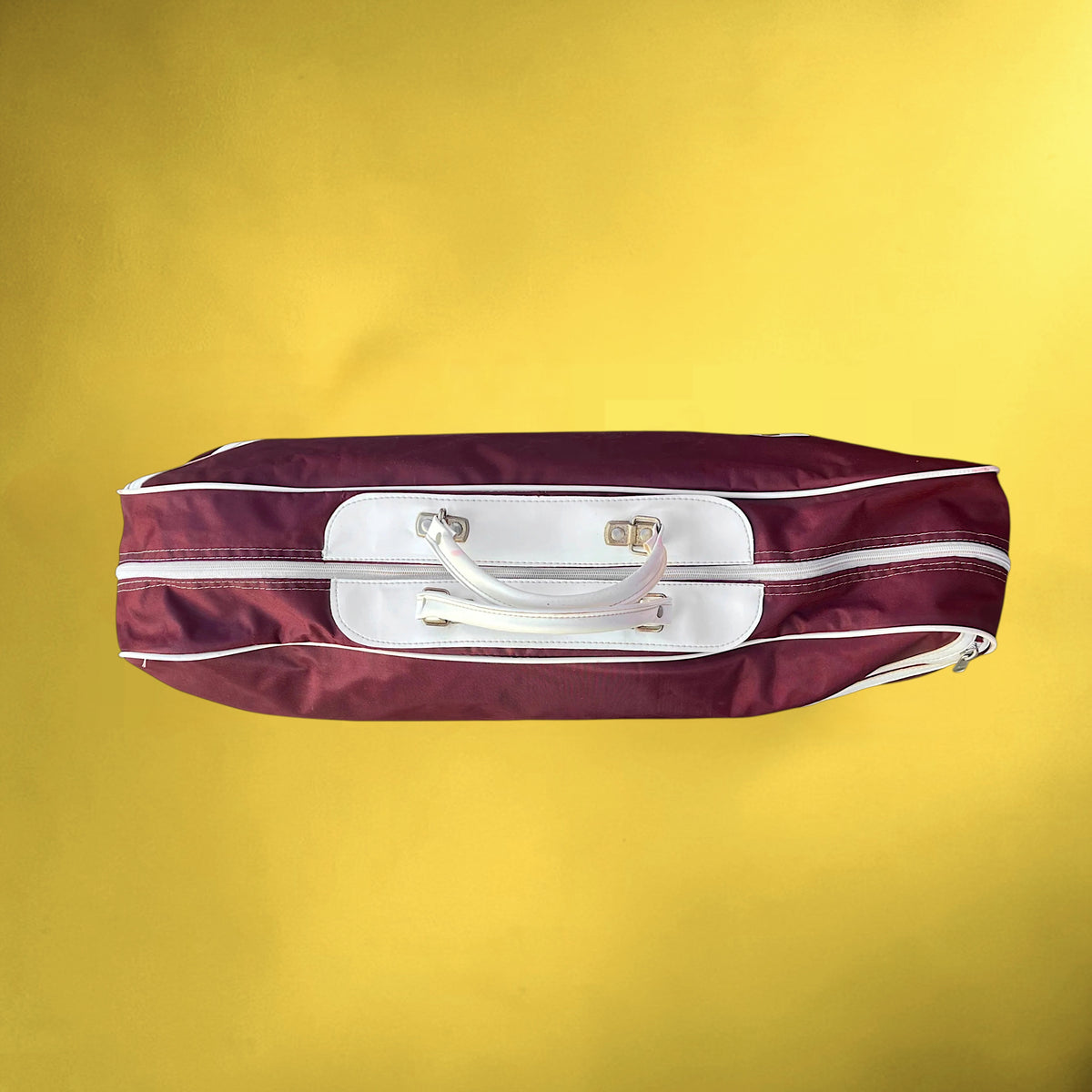 Grand Sac de Sport Publicitaire Banque Bruxelles Lambert BBL en Toile Bordeaux et Skaï Blanc – Années 80