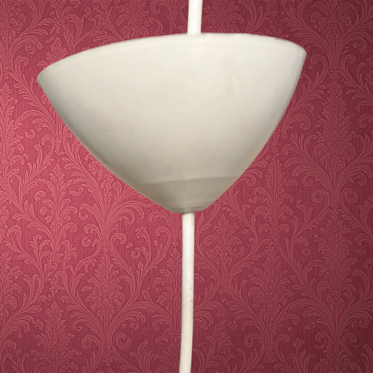 Suspension en Satin Ivoire à Franges Dorées Style Boudoir – Années 60-70