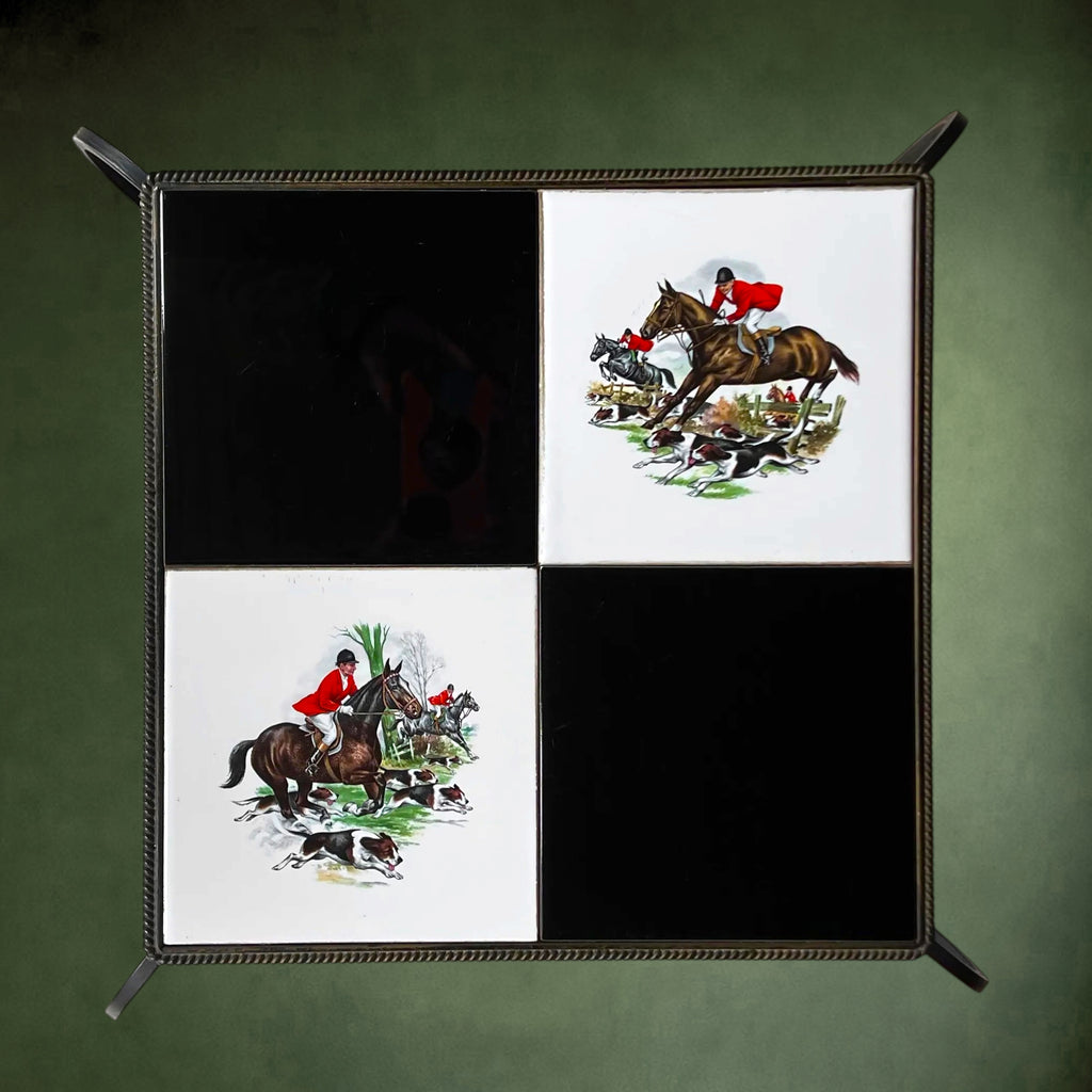 Table d’Appoint en Fer Forgé et Céramique Mettlach à Décor Équestre – Années 50-60