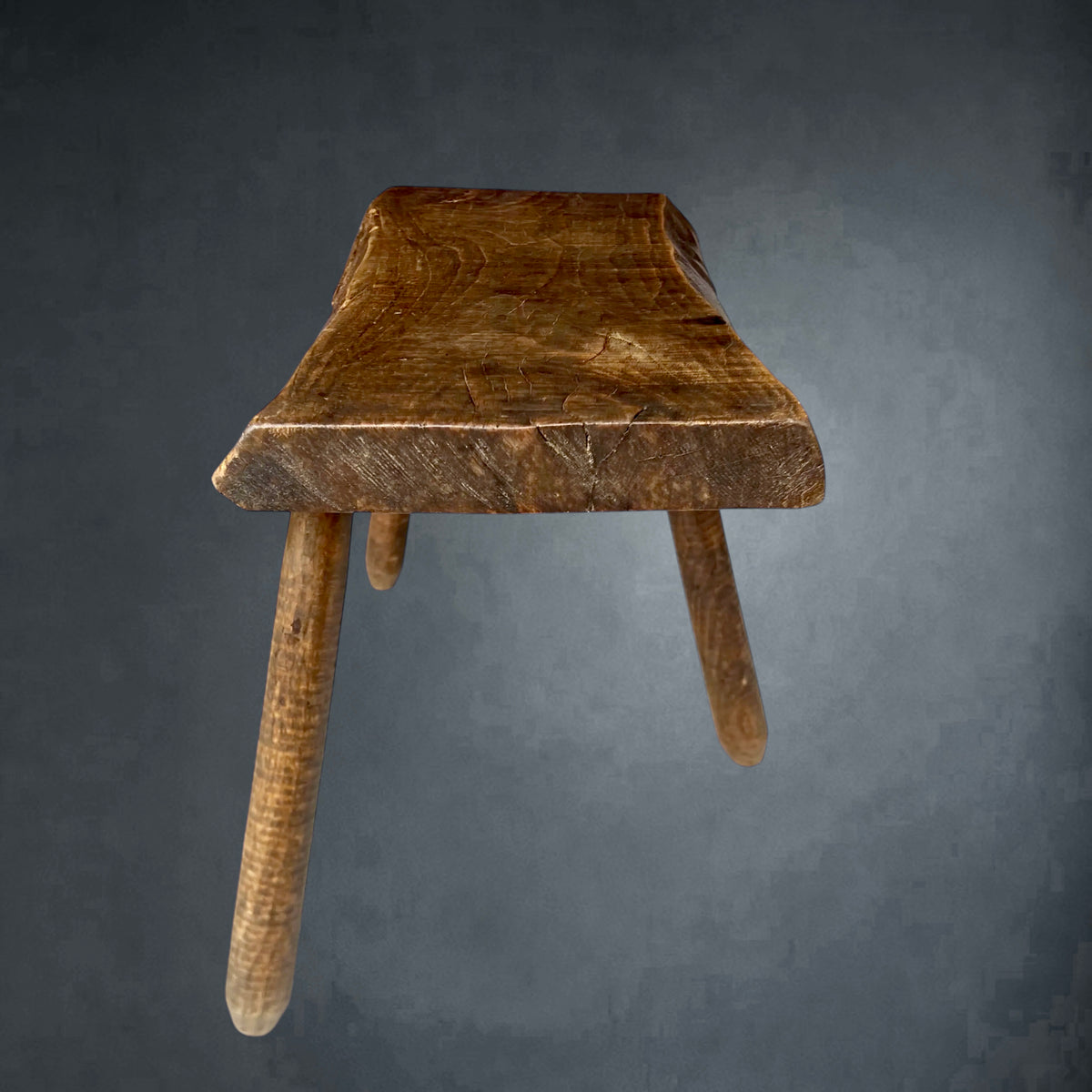 Tabouret Tripode Ancien en Bois Massif, Mobilier Rustique de Ferme – Années 30-50