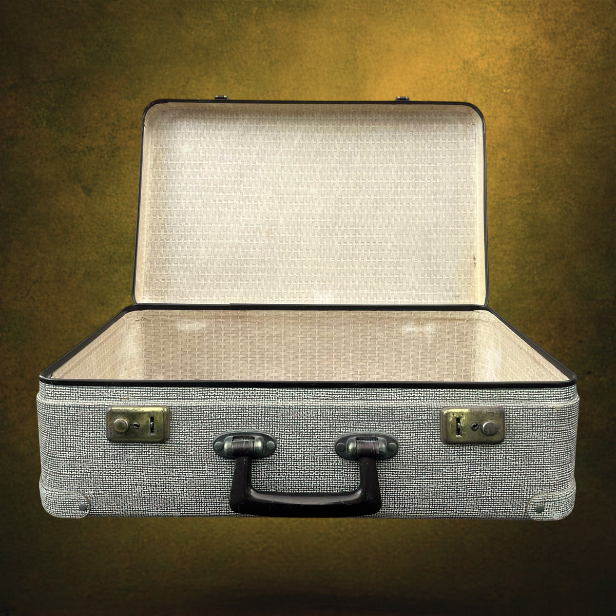 Valise en Carton Gainé Noir et Blanc avec Fermoirs en Laiton – Années 50-60