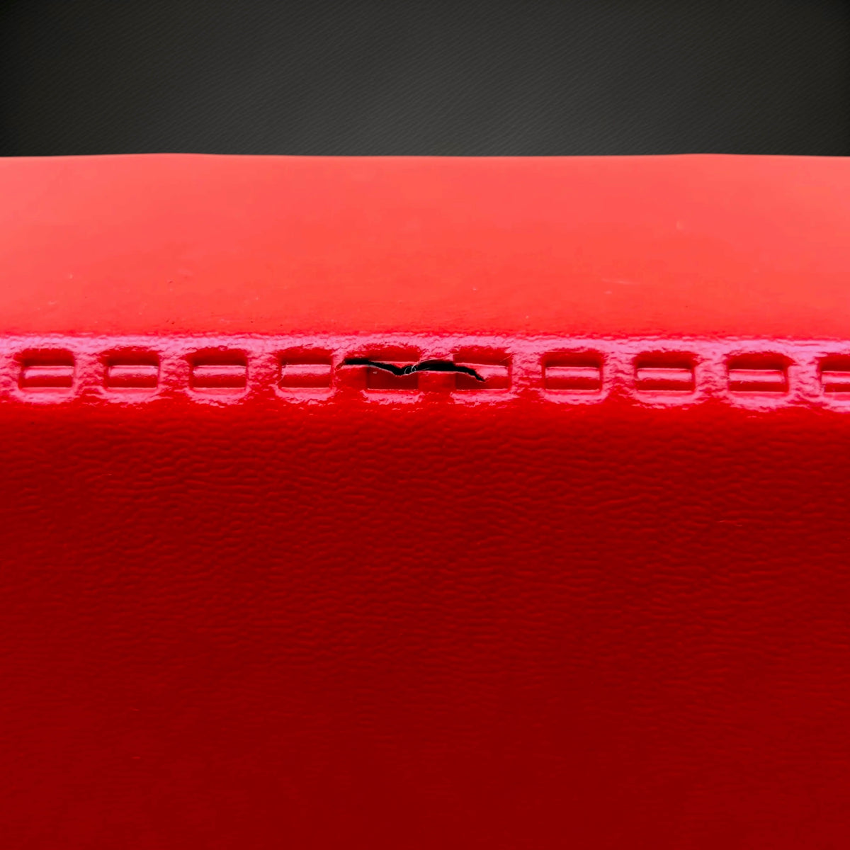 Valisette de Rangement pour 10 Cassettes Audio en Skaï Rouge et Noir – Années 70