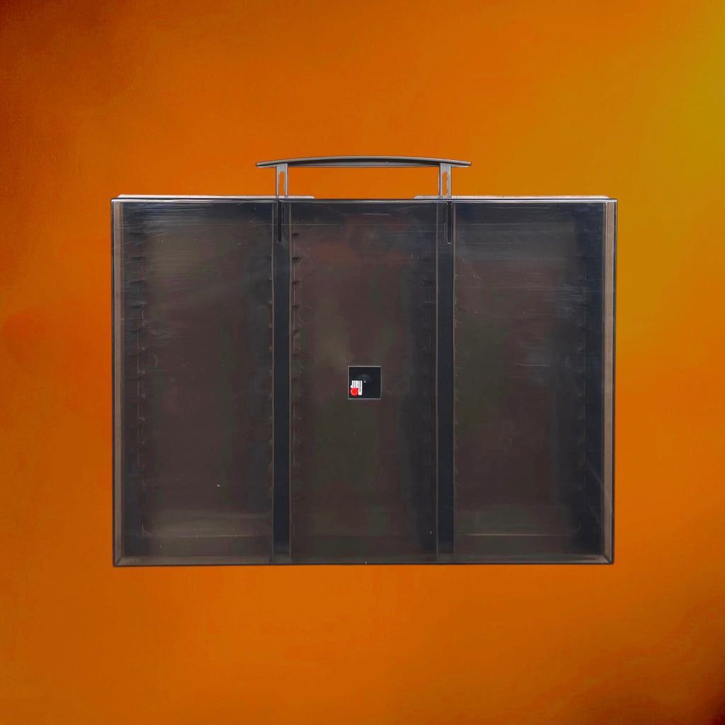 Valise de Rangement Flair Cassette 42 en Plastique Fumé pour 42 Cassettes Audio – Années 700