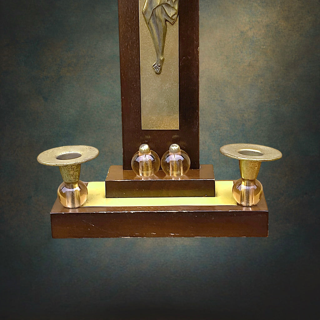 Crucifix d’Autel en Bois et Métal Doré avec Deux Bougeoirs – Années 50-60