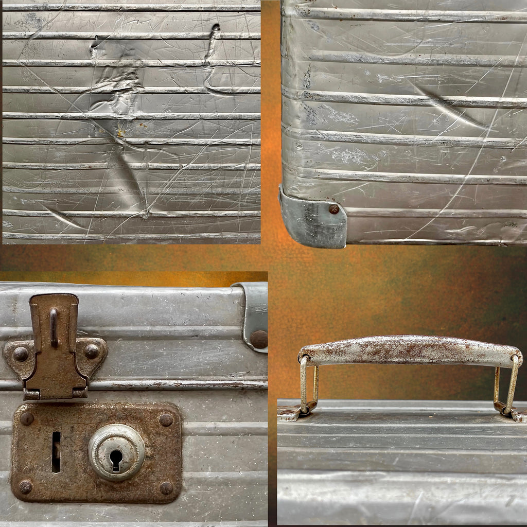 Grande Valise en Aluminium Nervuré avec Intérieur à Carreaux – Années 50-60