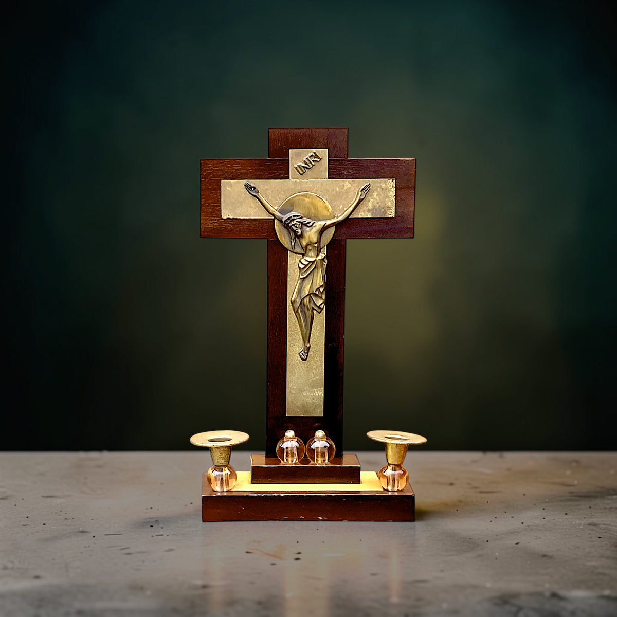 crucifix-autel-bois-metal-dore-bougeoirs-annees50-60

