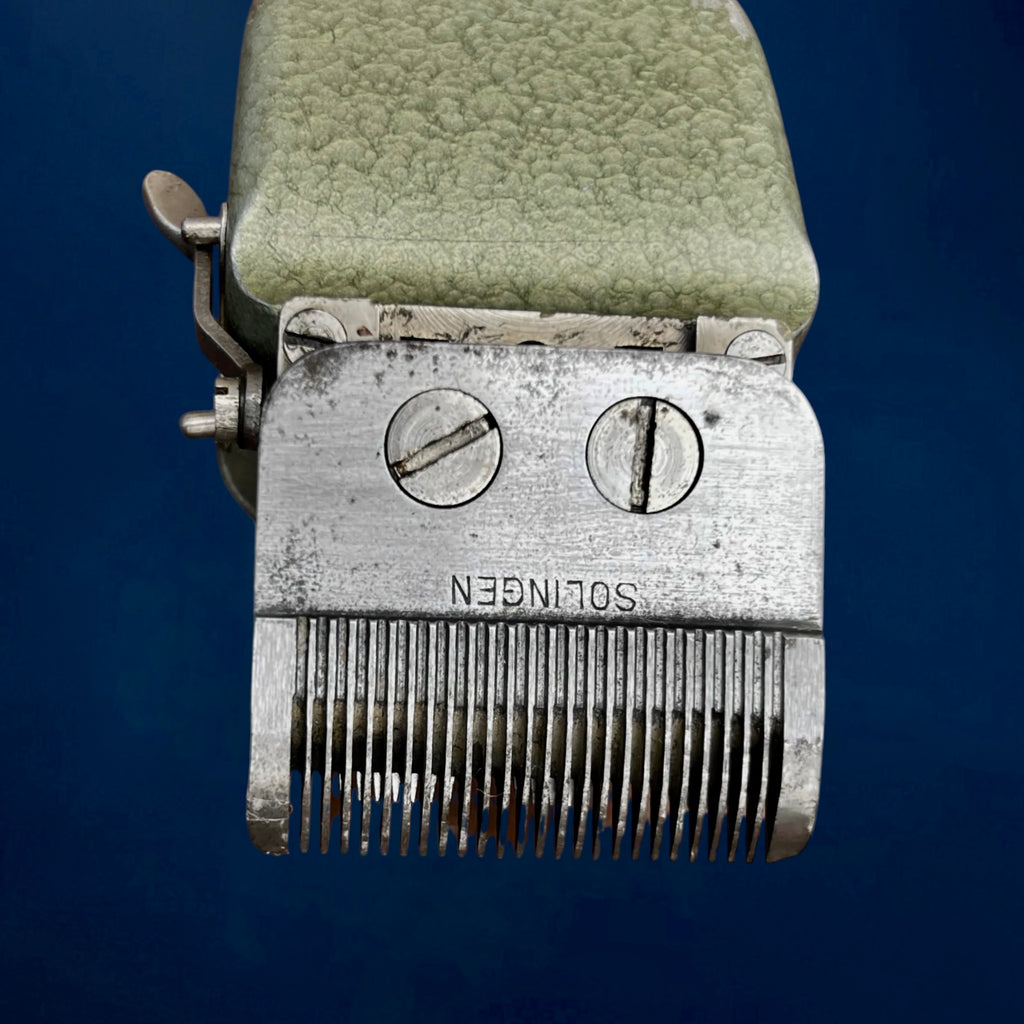 VENDUE - Tondeuse à Cheveux Électrique IMPERIAL 714 en Métal Vert Martelé - Lame Solingen – Années 50-60