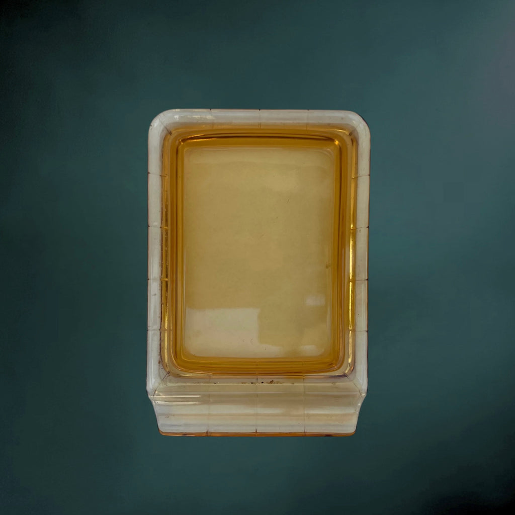 Beurrier Couvert en Verre Ambré Moulé – Style Art Déco - Années 60 70