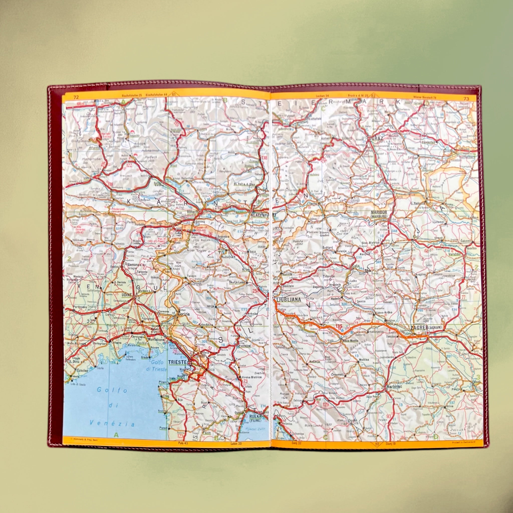 Atlas Routier d’Europe Kümmerly & Frey avec Couverture en Cuir Delvaux – 1966