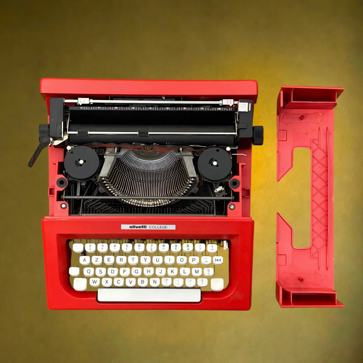 Machine à Écrire Olivetti College Rouge avec Housse – Olivetti Lettera 25 - Vers 1975