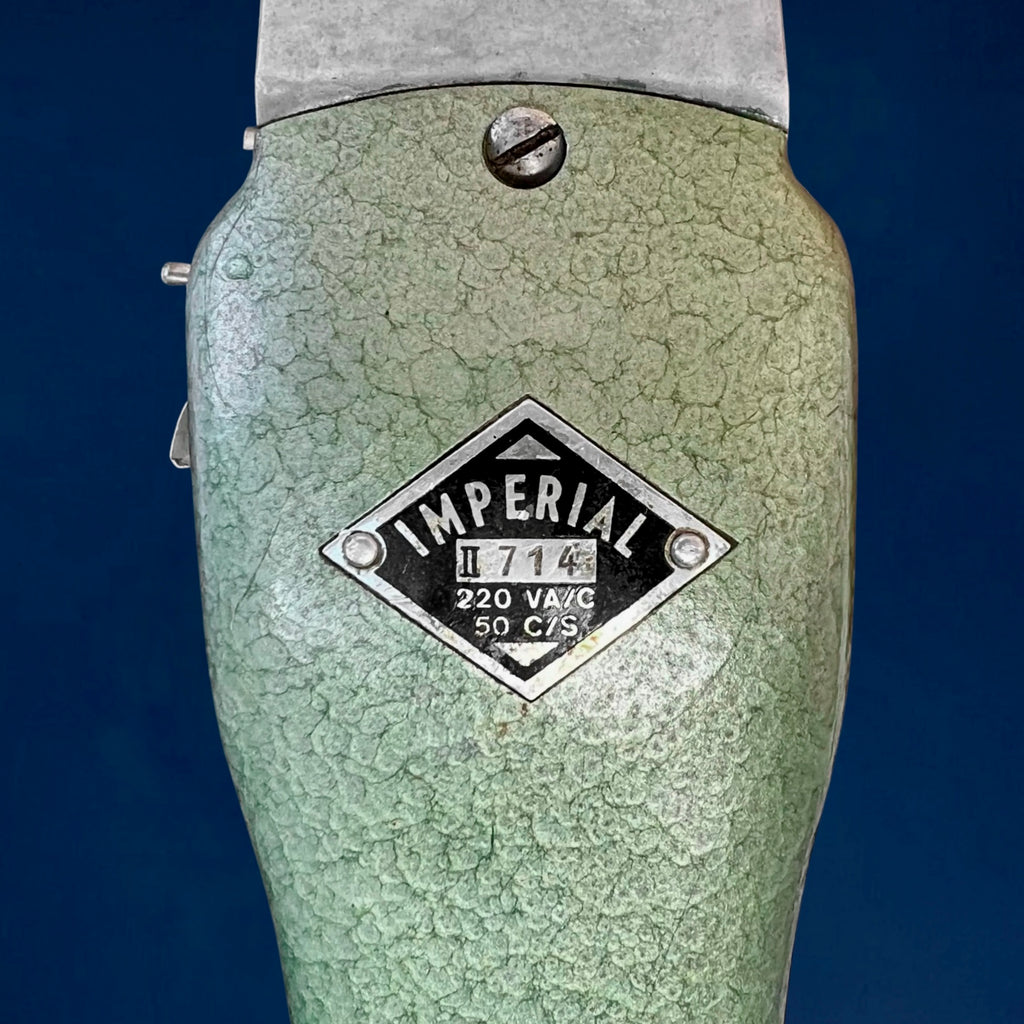 VENDUE - Tondeuse à Cheveux Électrique IMPERIAL 714 en Métal Vert Martelé - Lame Solingen – Années 50-60