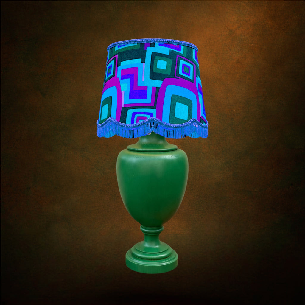 Grand Pied de Lampe en Bois Tourné Peint Vert, Style Néoclassique – Années 70 – 5,200 kg