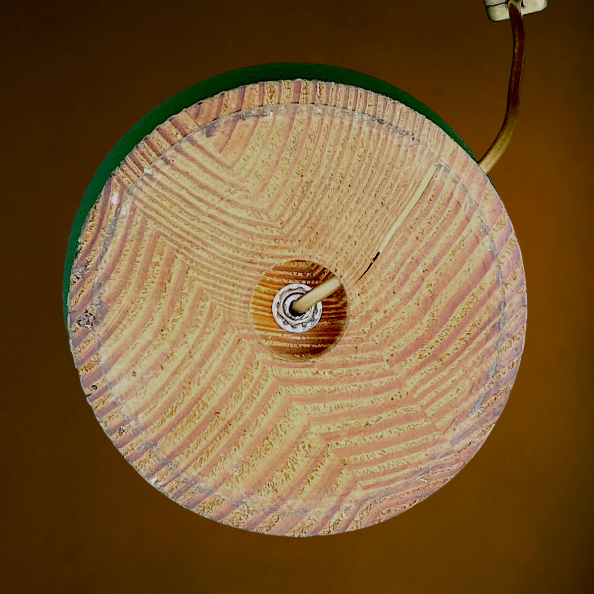 Grand Pied de Lampe en Bois Tourné Peint Vert, Style Néoclassique – Années 70 – 5,200 kg