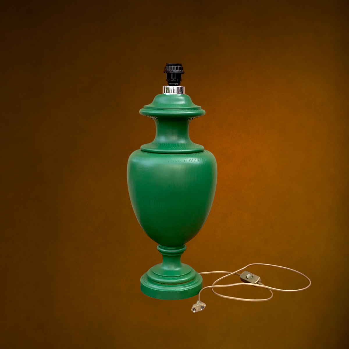 Grand Pied de Lampe en Bois Tourné Peint Vert – Années 70 – 5,200 kg
