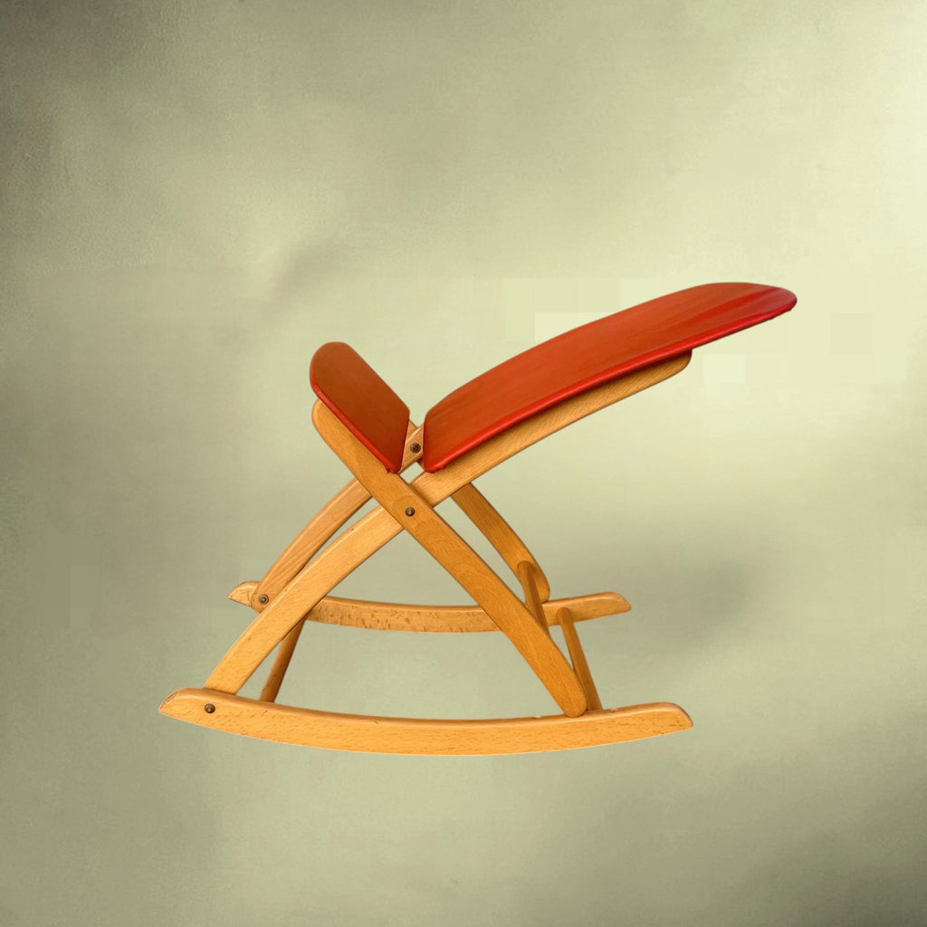 Chaise à Bascule Pliante en Hêtre et Skaï Rouge – Années 50-60
