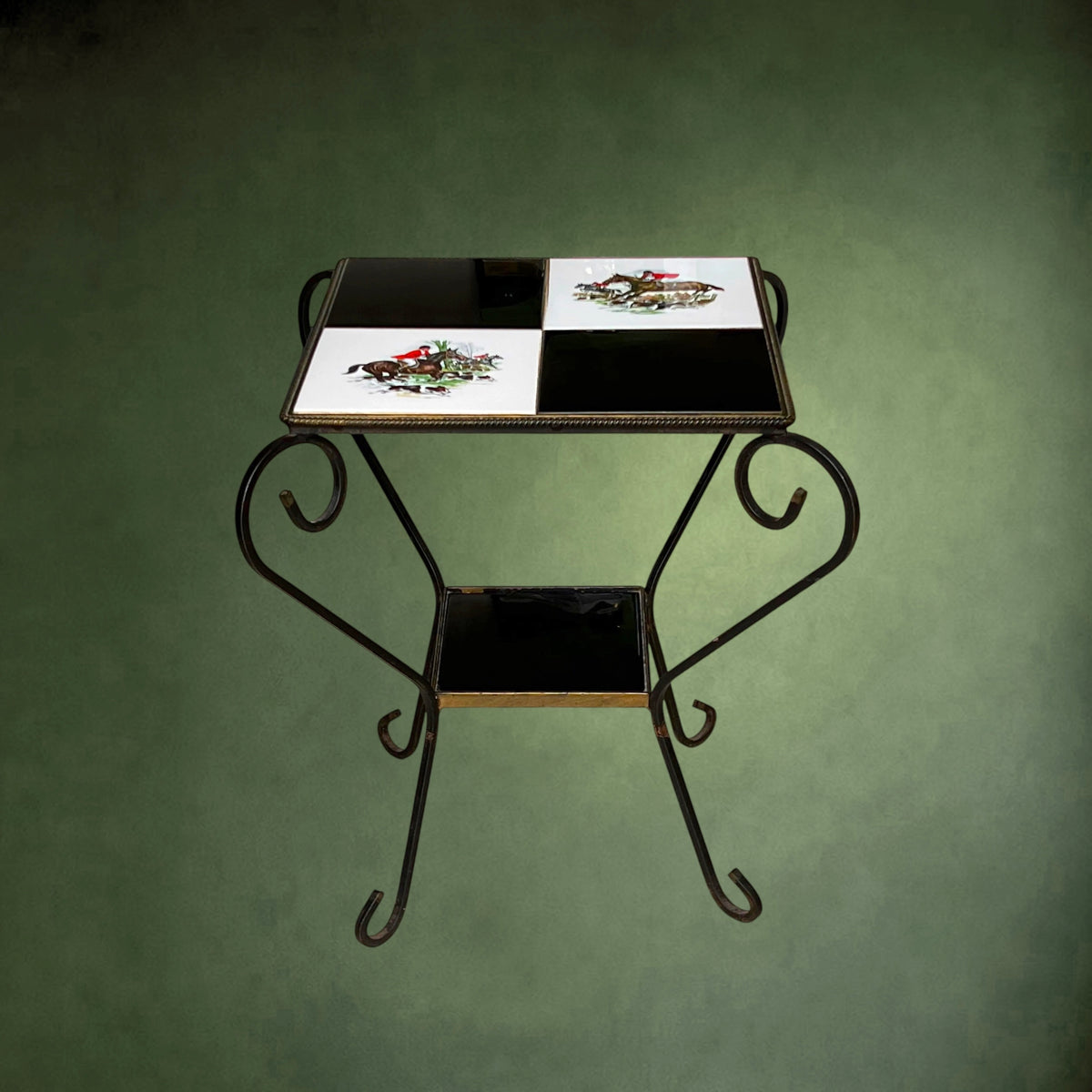 Table d’Appoint en Fer Forgé et Carreaux Mettlach à Décor de Chasse – Années 50-60

