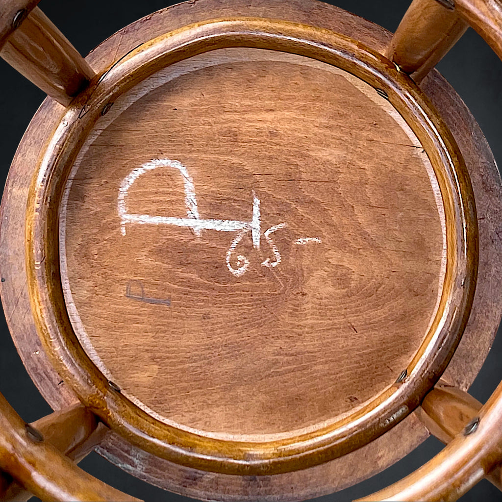 Ancien Tabouret Haut de Bistrot en Bois Courbé et Plateau à Décor Floral, Style Thonet – Vers 1900